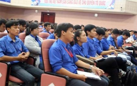 Versorgung der Beamten der Jugendverbände in Südvietnam mit Kenntnissen über Meer und Inseln - ảnh 1